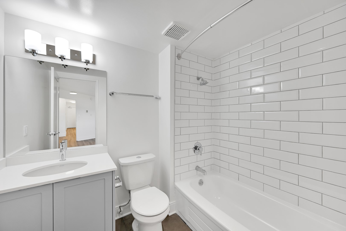 Ellery Manor Apartments - Photo 5 of 18