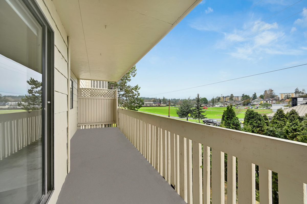 Ellery Manor Apartments - Photo 6 of 18