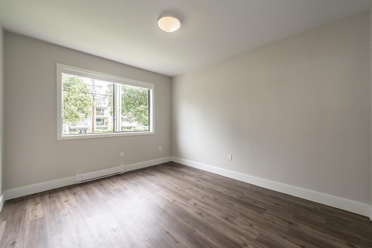 Royal Graham Apartments - Photo 7 of 12