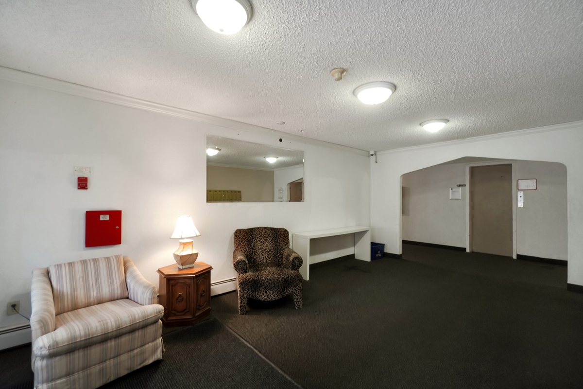 Blue Cedar Apartments - Photo 7 of 27