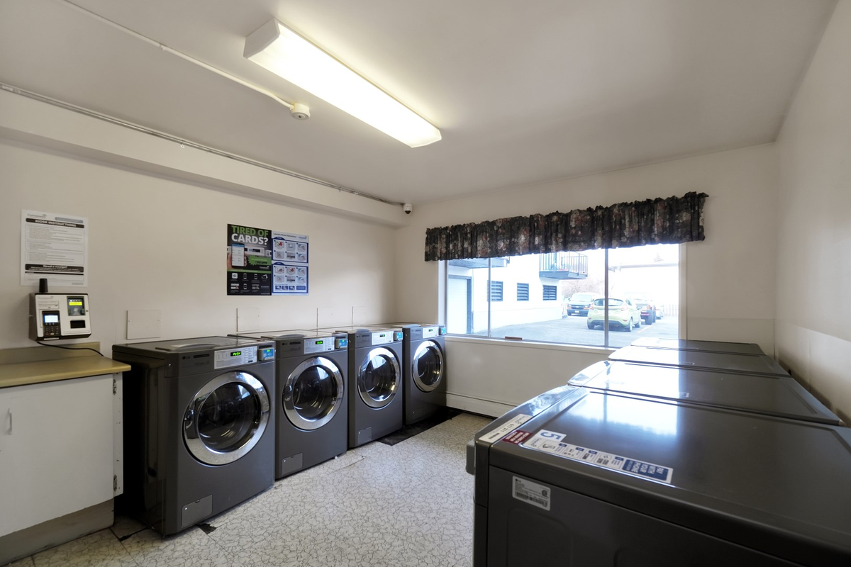 Blue Cedar Apartments - Photo 7 of 28