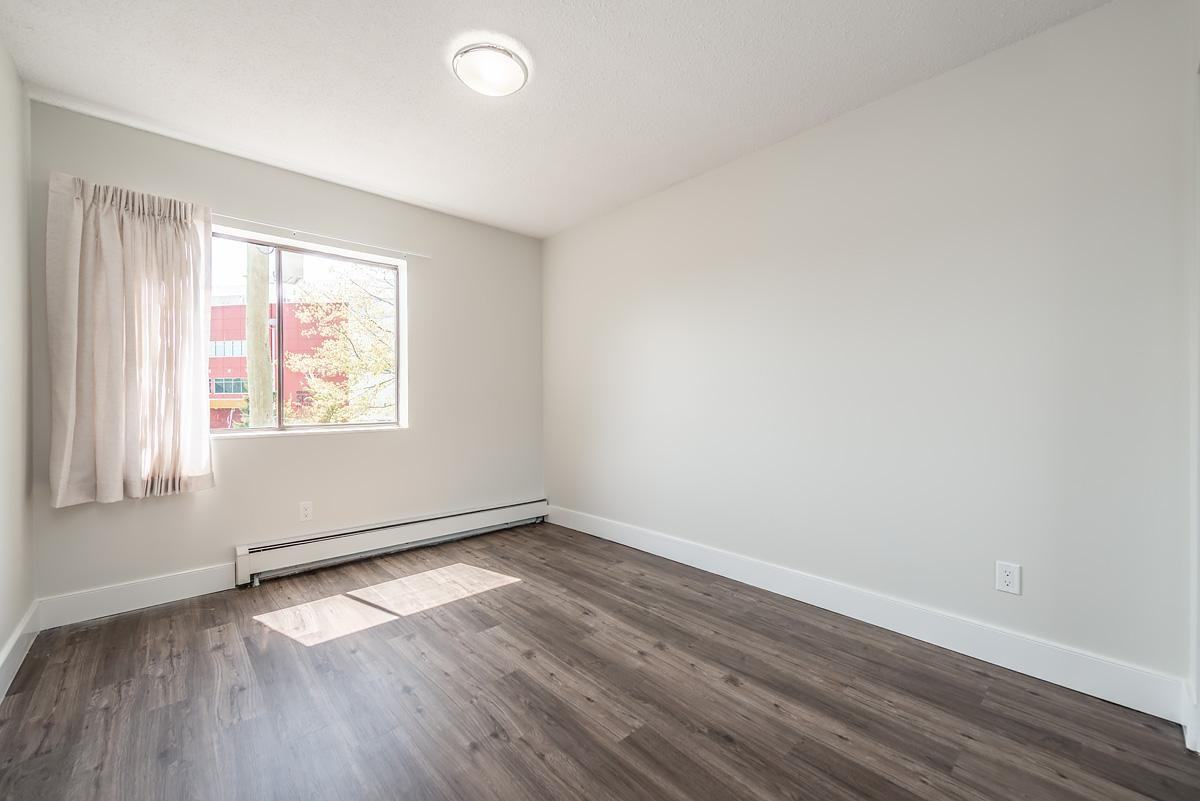 Pembroke Place Apartments - Photo 4 of 11