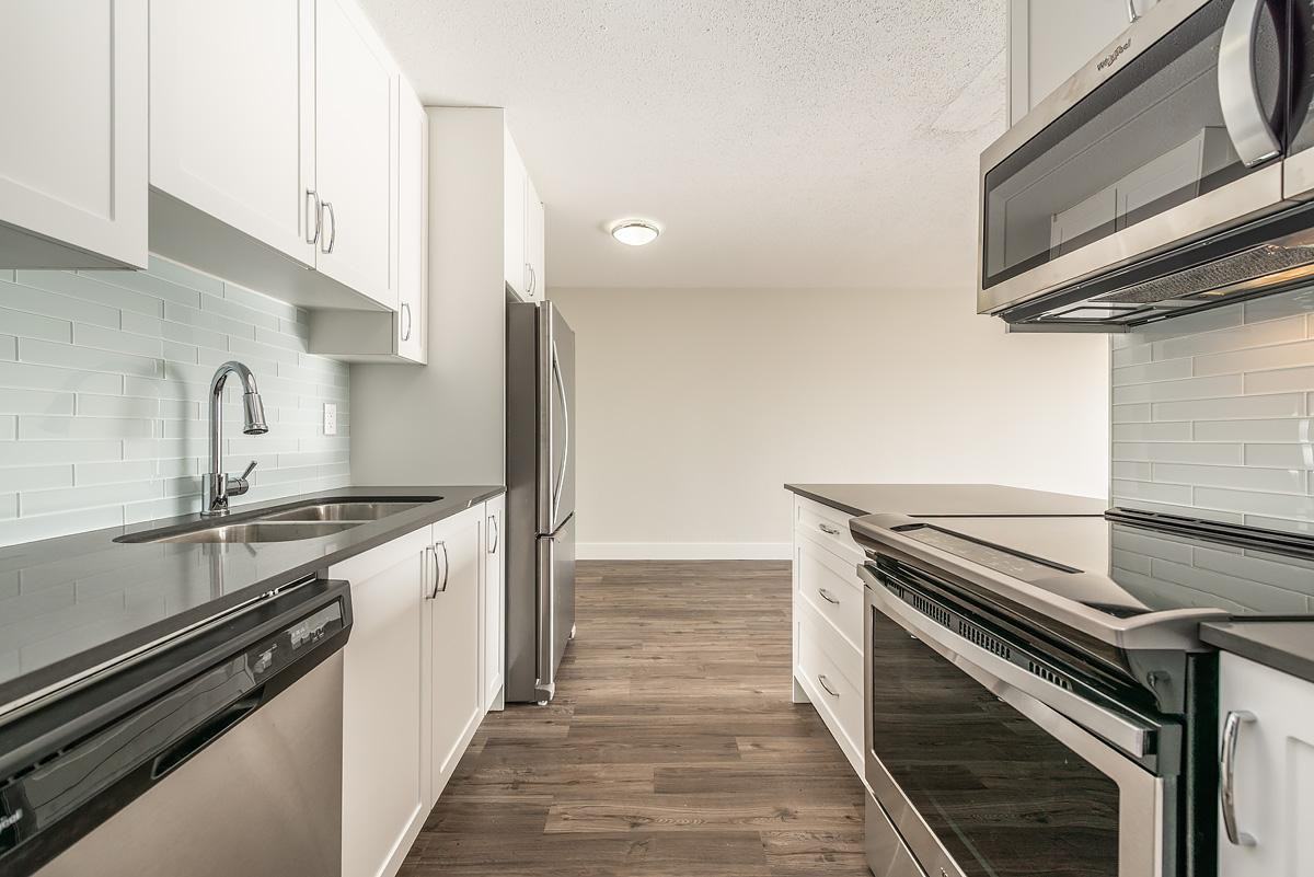 Sir Francis Drake Apartments - Photo 7 of 21