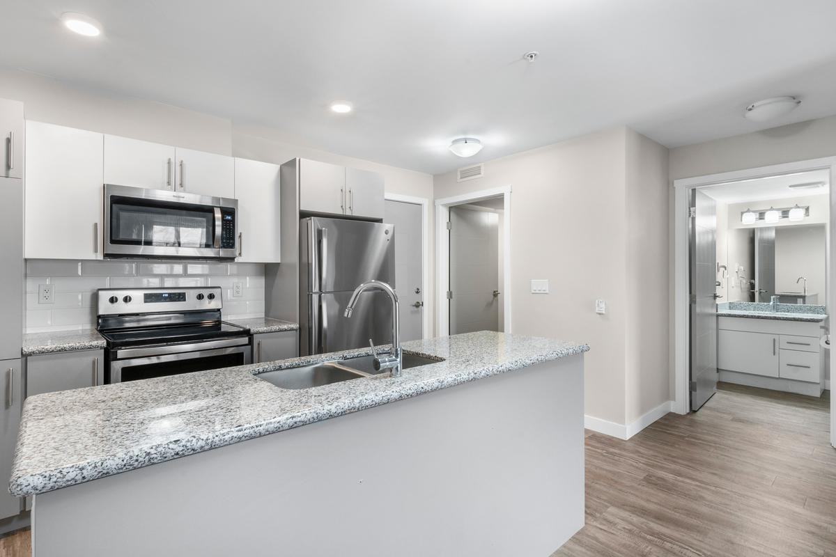 Rockwood Landing Apartments - Photo 4 of 42