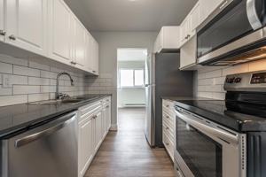 featured image of 1841 Oak Bay Ave