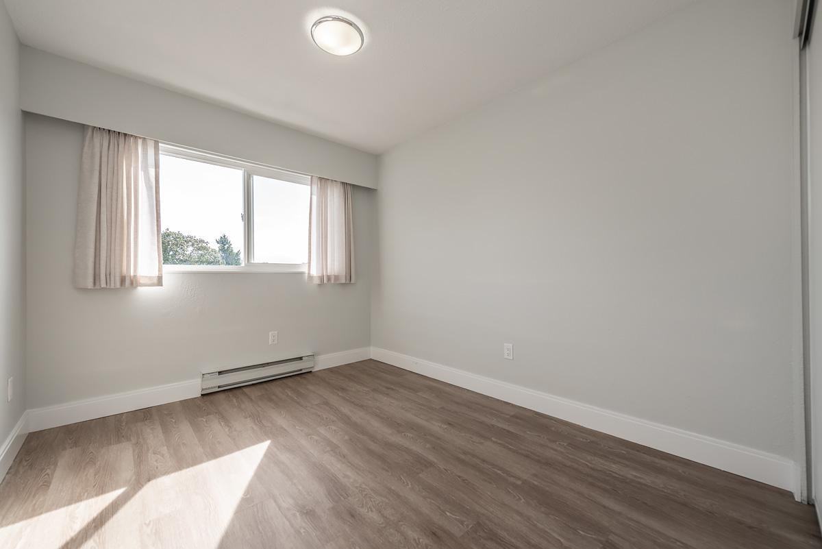 Chamberlain Walk Apartments - Photo 7 of 10