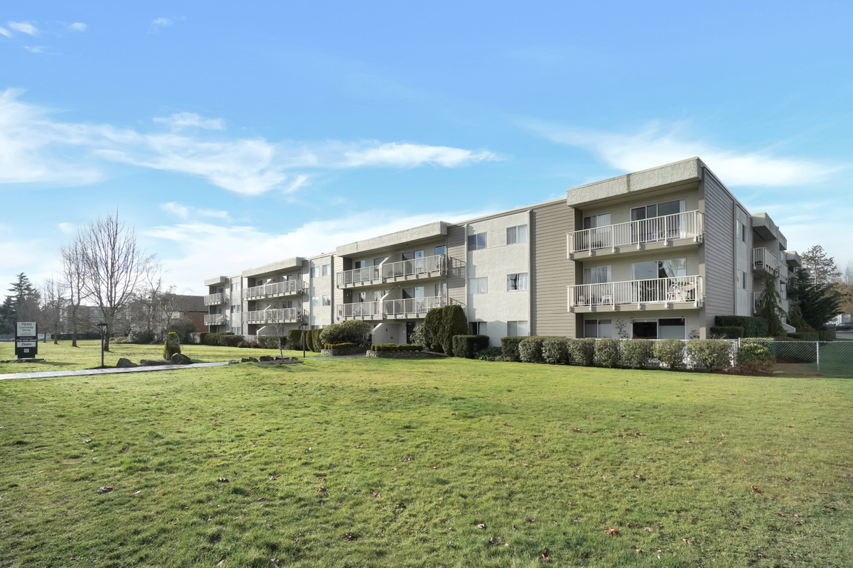 Lochside Apartments - Photo 6 of 19