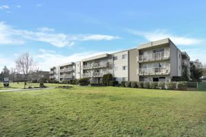 featured image of 7840 Lochside Dr