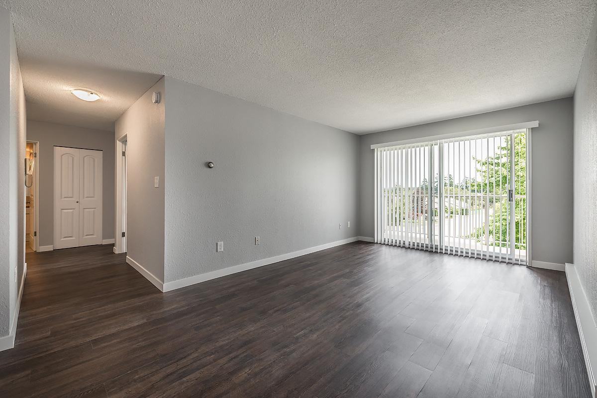 Lochside Apartments - Photo 4 of 17