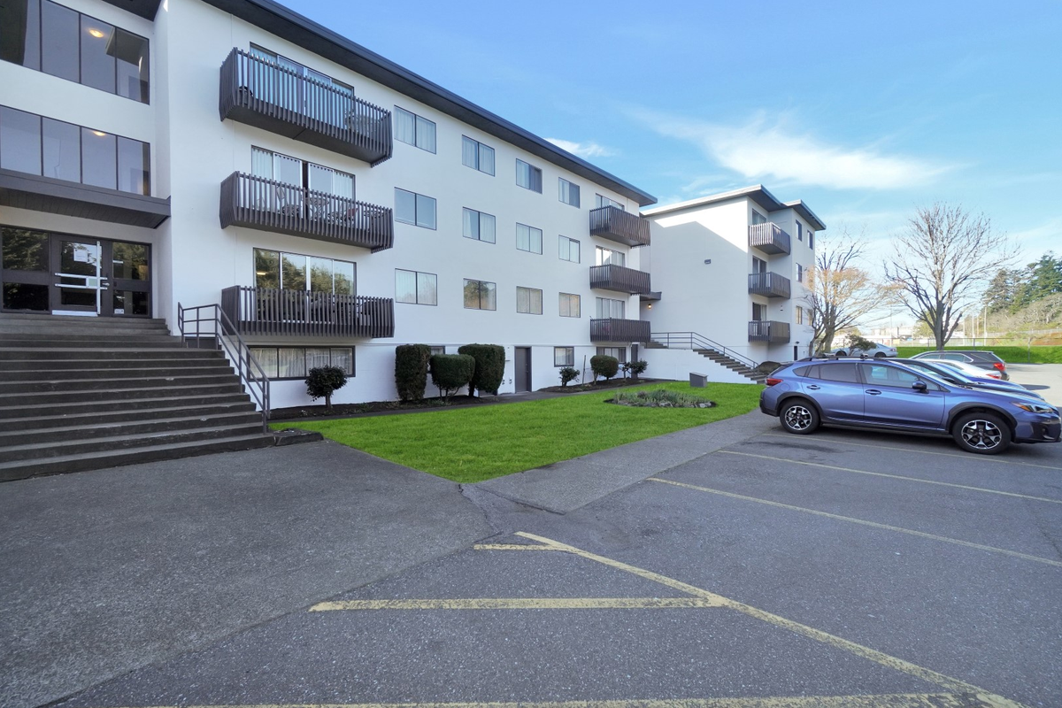 Gorge Vale Apartments - Photo 2 of 14