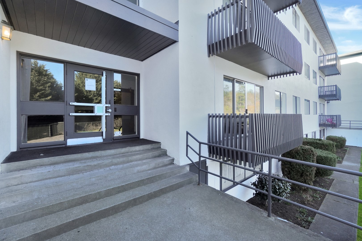 Gorge Vale Apartments - Photo 5 of 14