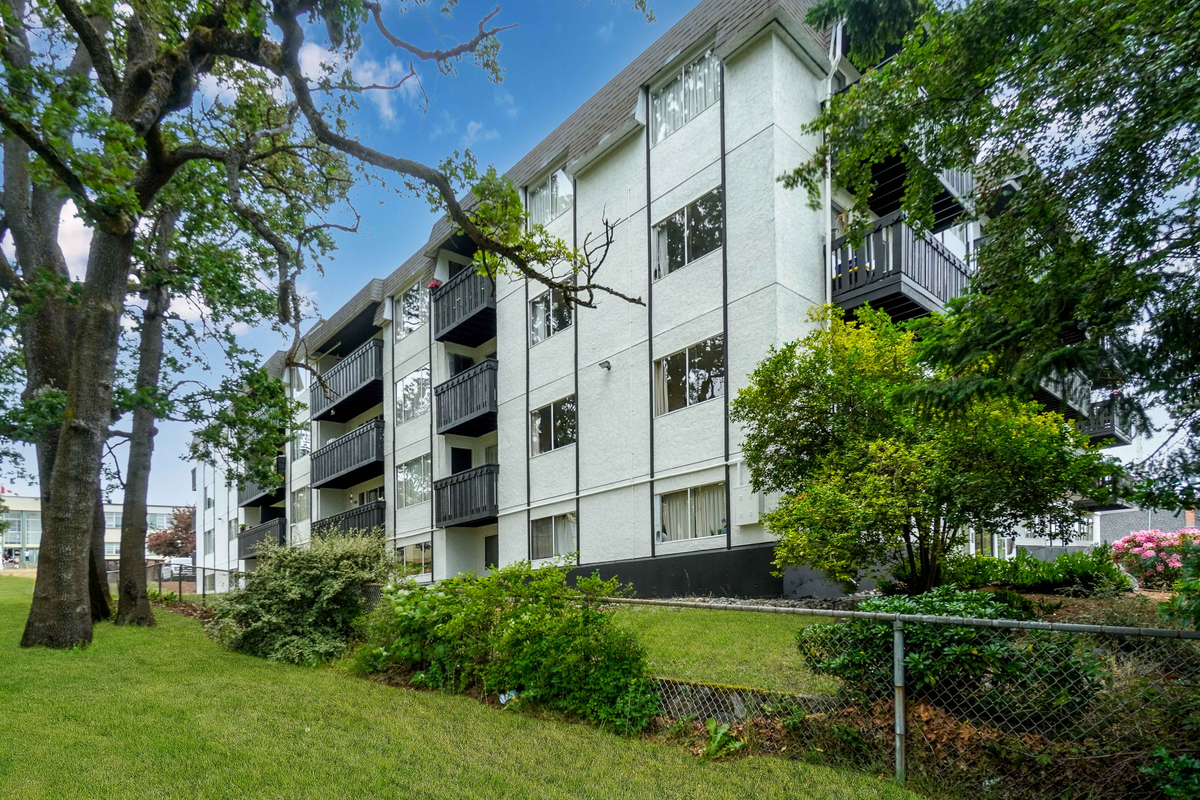 Market Green Apartments - Photo 2 of 19