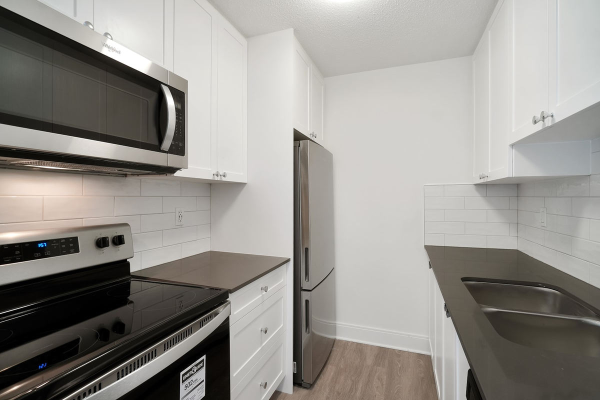 Market Green Apartments - Photo 2 of 18
