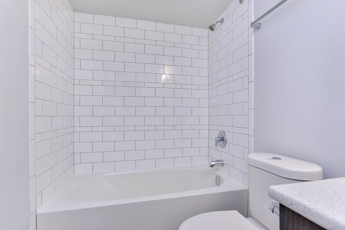 415 & 435 Michigan Street Apartments - Photo 3 of 44