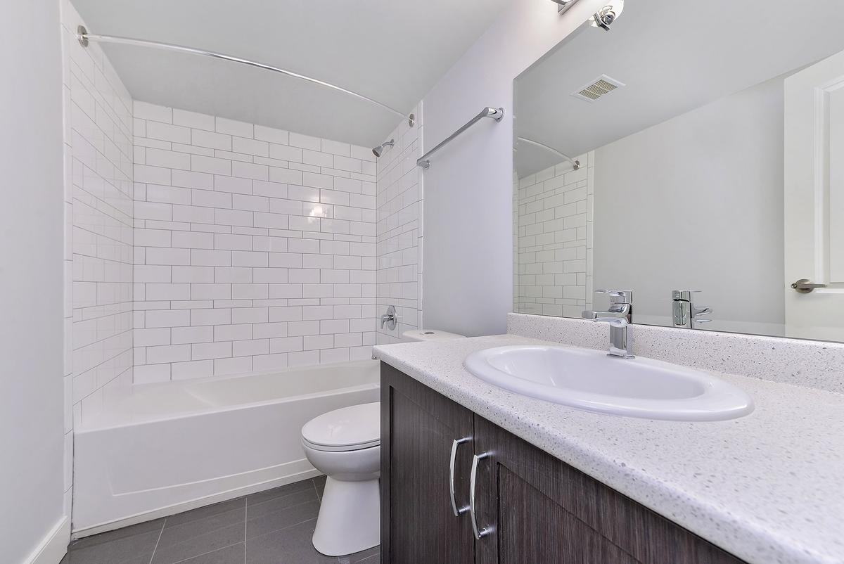 415 & 435 Michigan Street Apartments - Photo 6 of 38