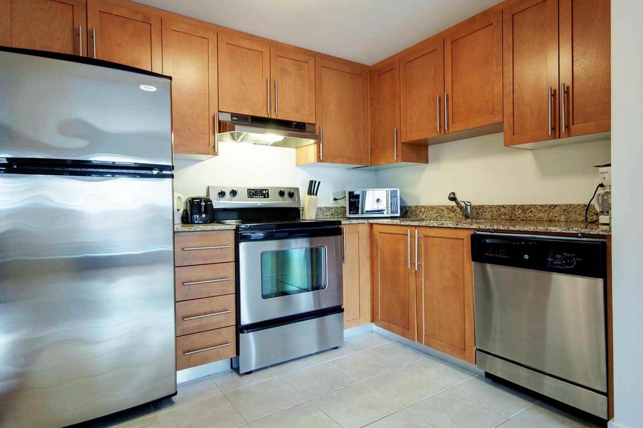 Modern Apartments in Montreal | Fully Furnished - Photo 7 of 27