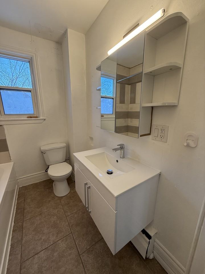 190 Montfort Street - 3 - Photo 4 of 6