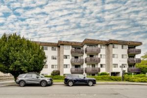 featured image of 576 Simcoe St