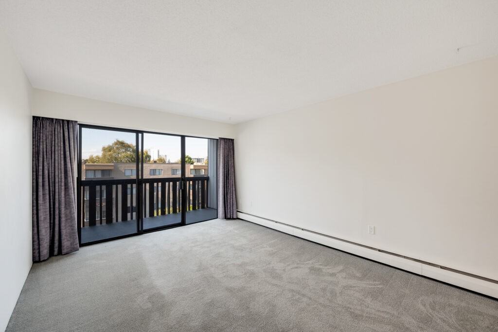 Park Plaza Apartments - Photo 5 of 17