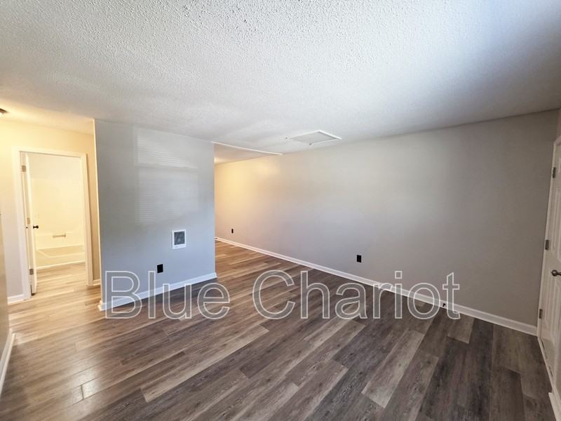 421 Cascade Ave - Photo 5 of 18