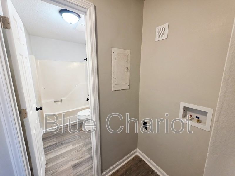 421 Cascade Ave - Photo 6 of 18