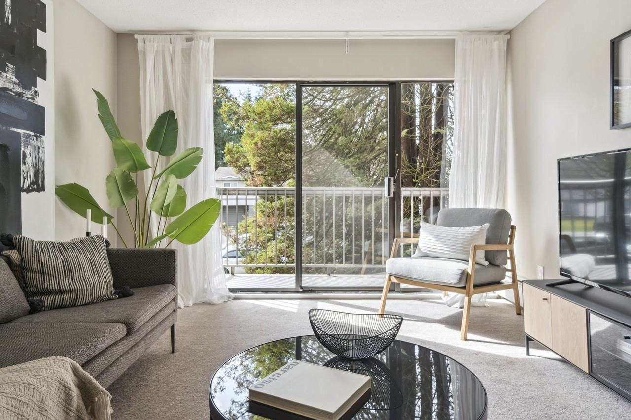 Surrey Gardens - Photo 4 of 37