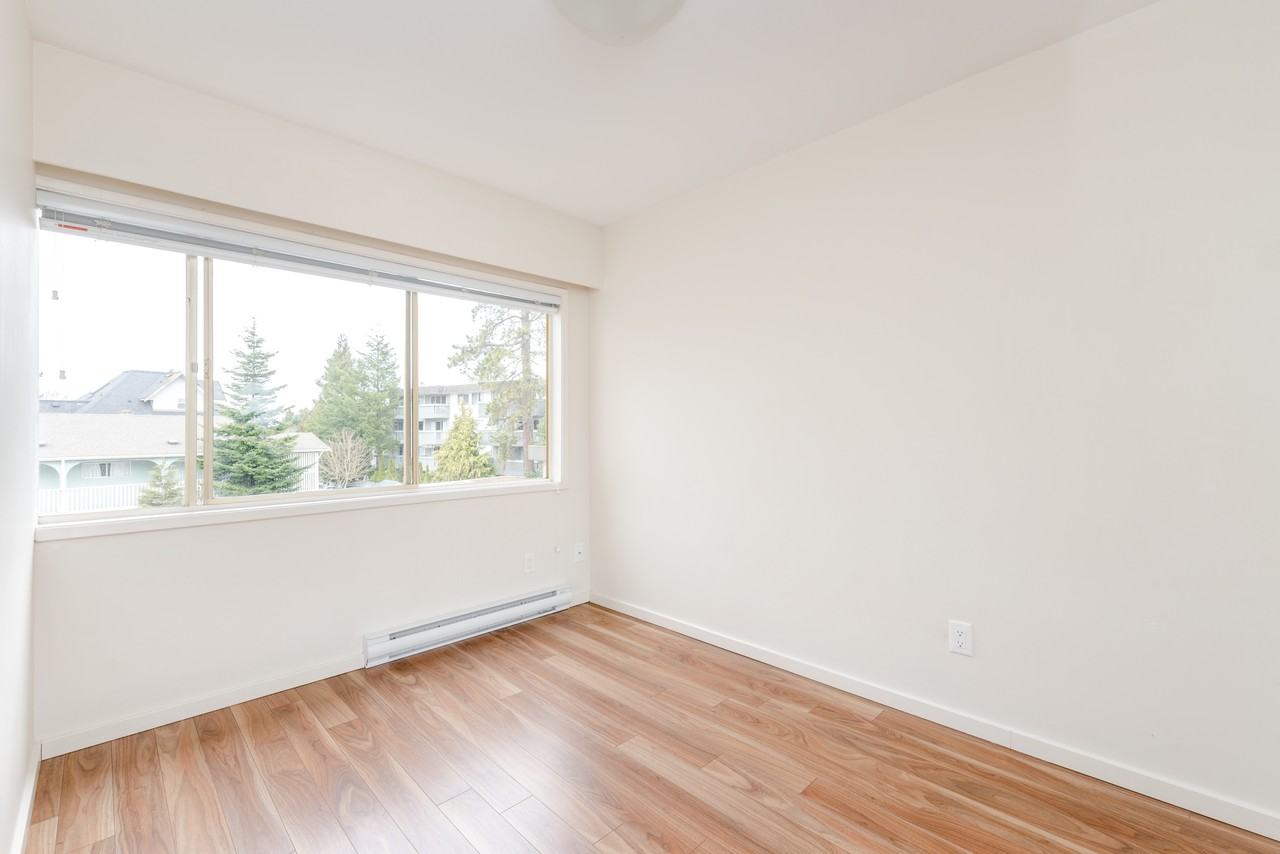 Royal Arms - Photo 5 of 19