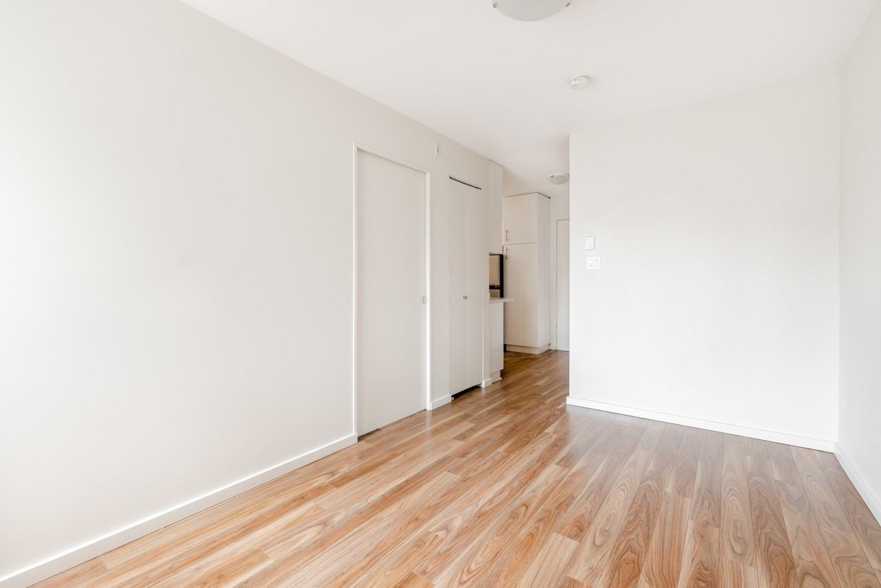 Royal Arms - Photo 7 of 19