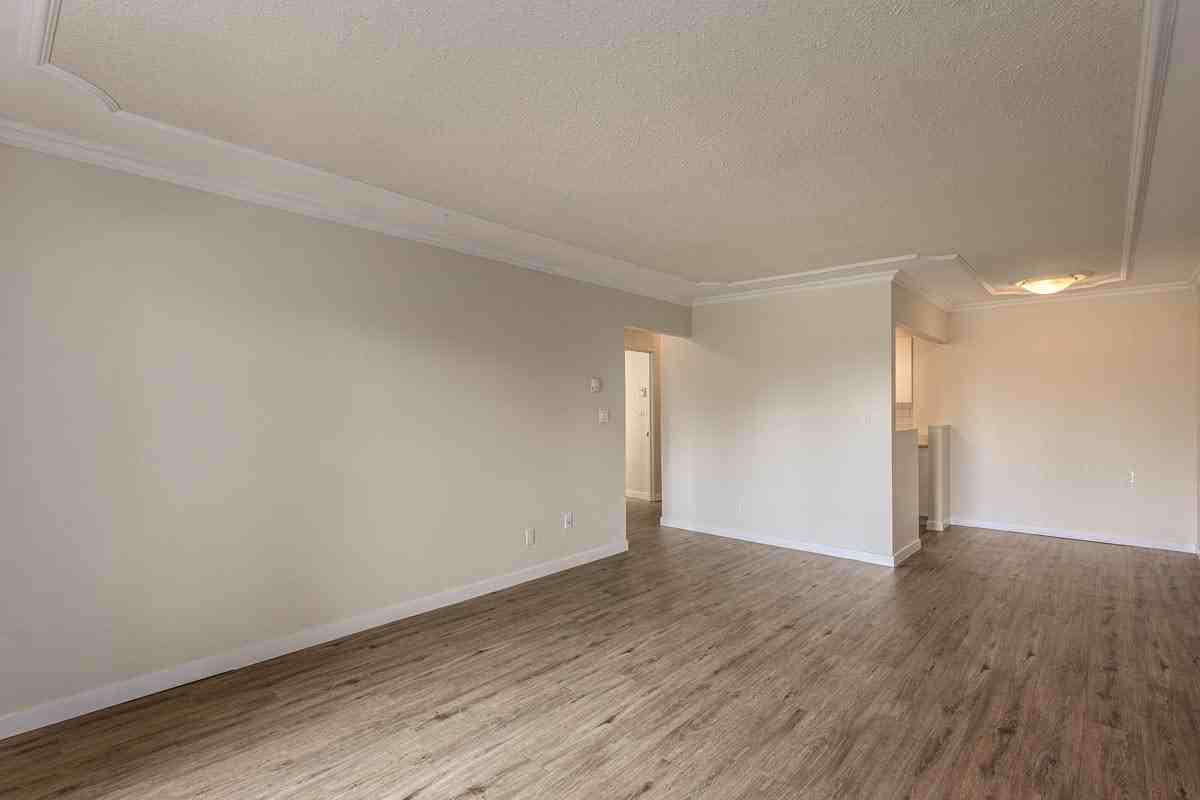 Highland Place Apartments - Photo 5 of 16