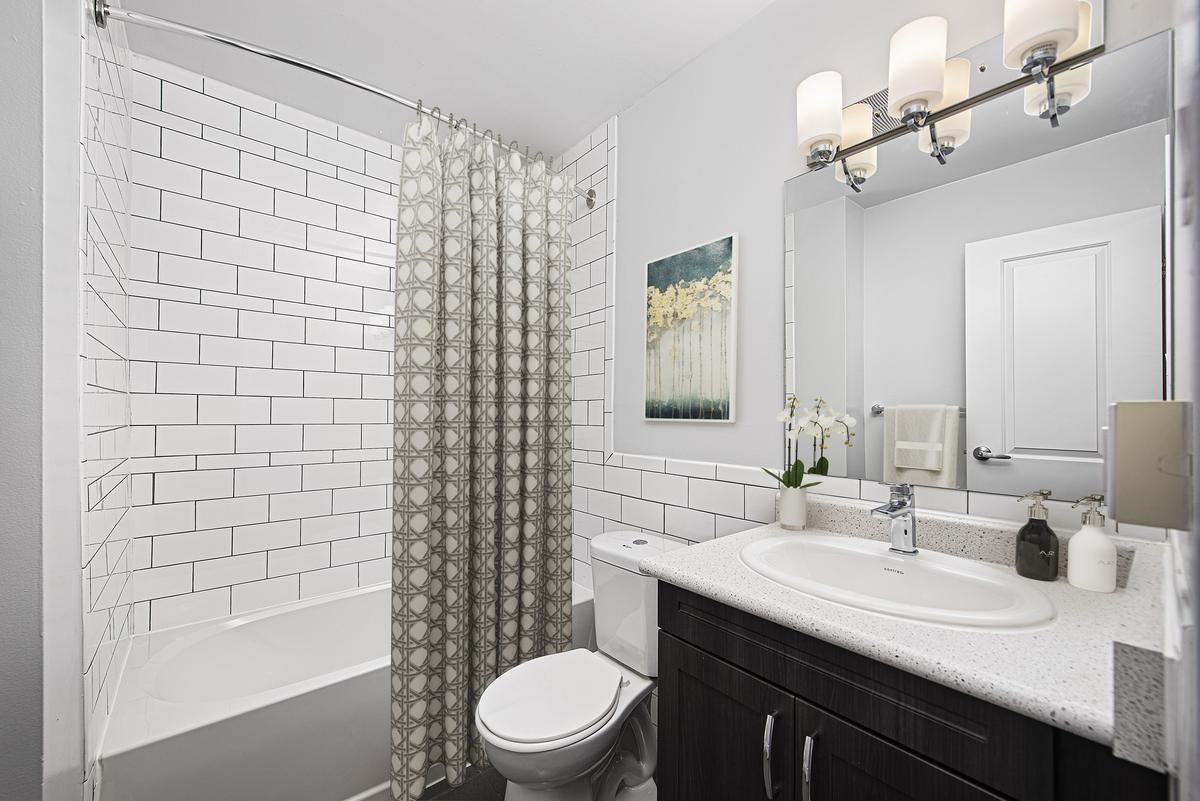 7280 Darcel Avenue - Photo 4 of 21