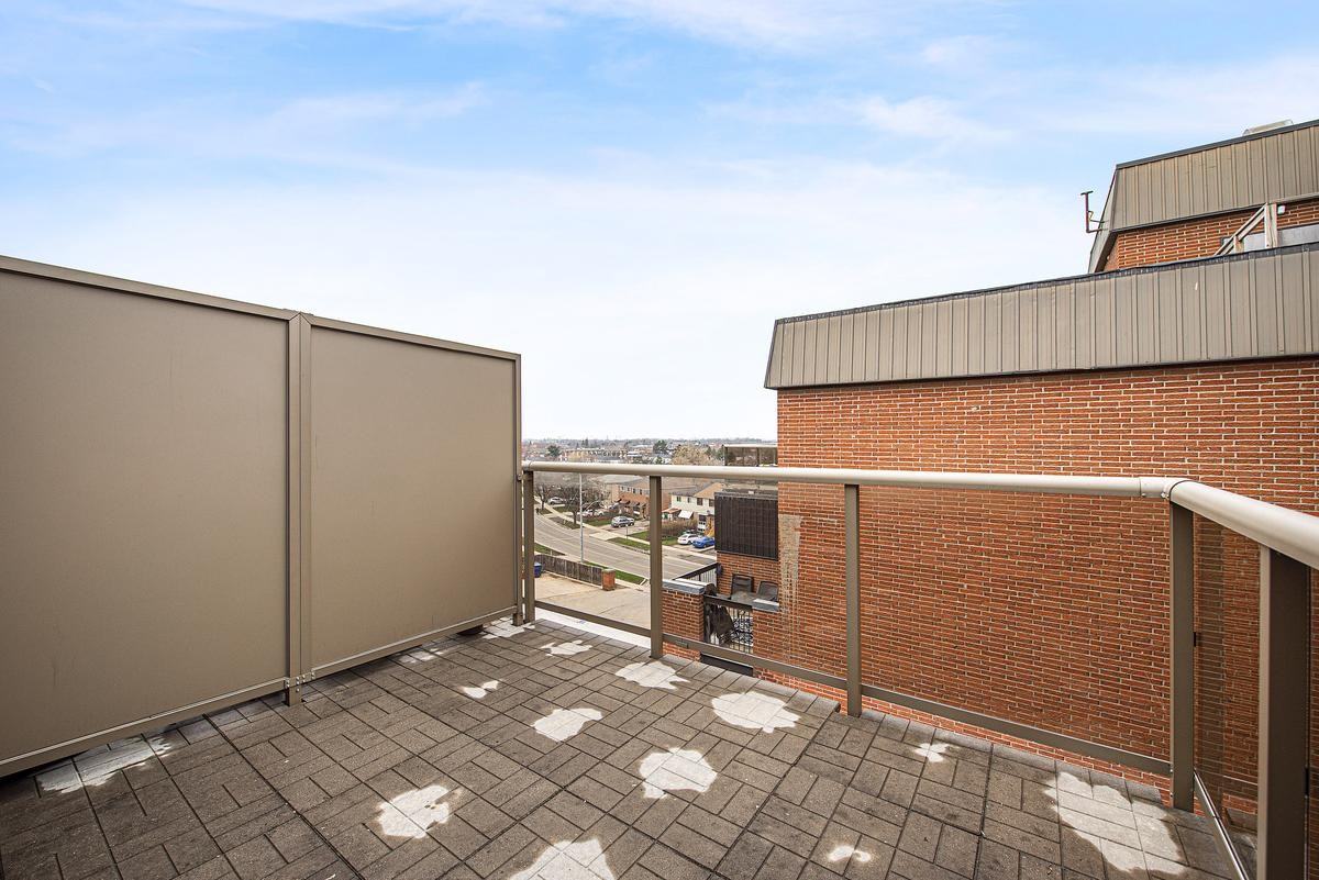 7280 Darcel Avenue - Photo 6 of 21