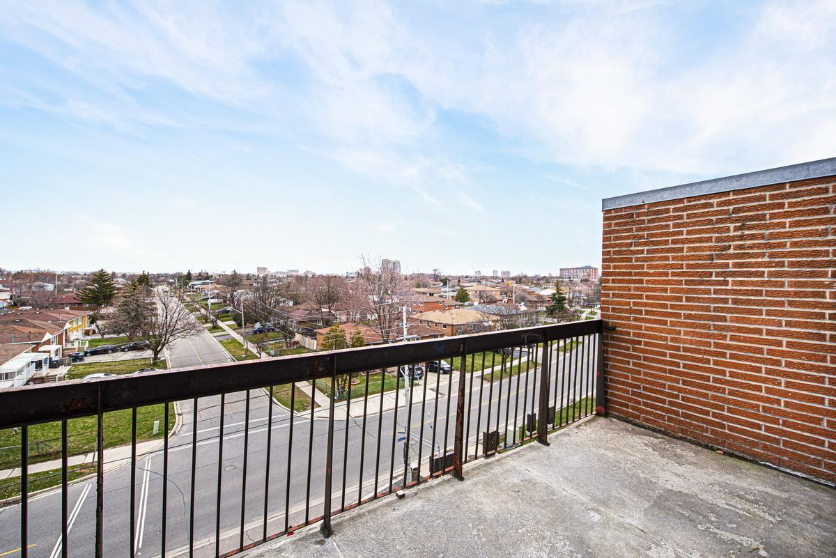 7230 Darcel Avenue - Photo 5 of 23