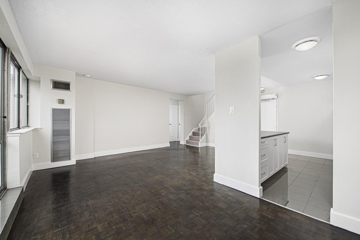 7230 Darcel Avenue - Photo 6 of 23