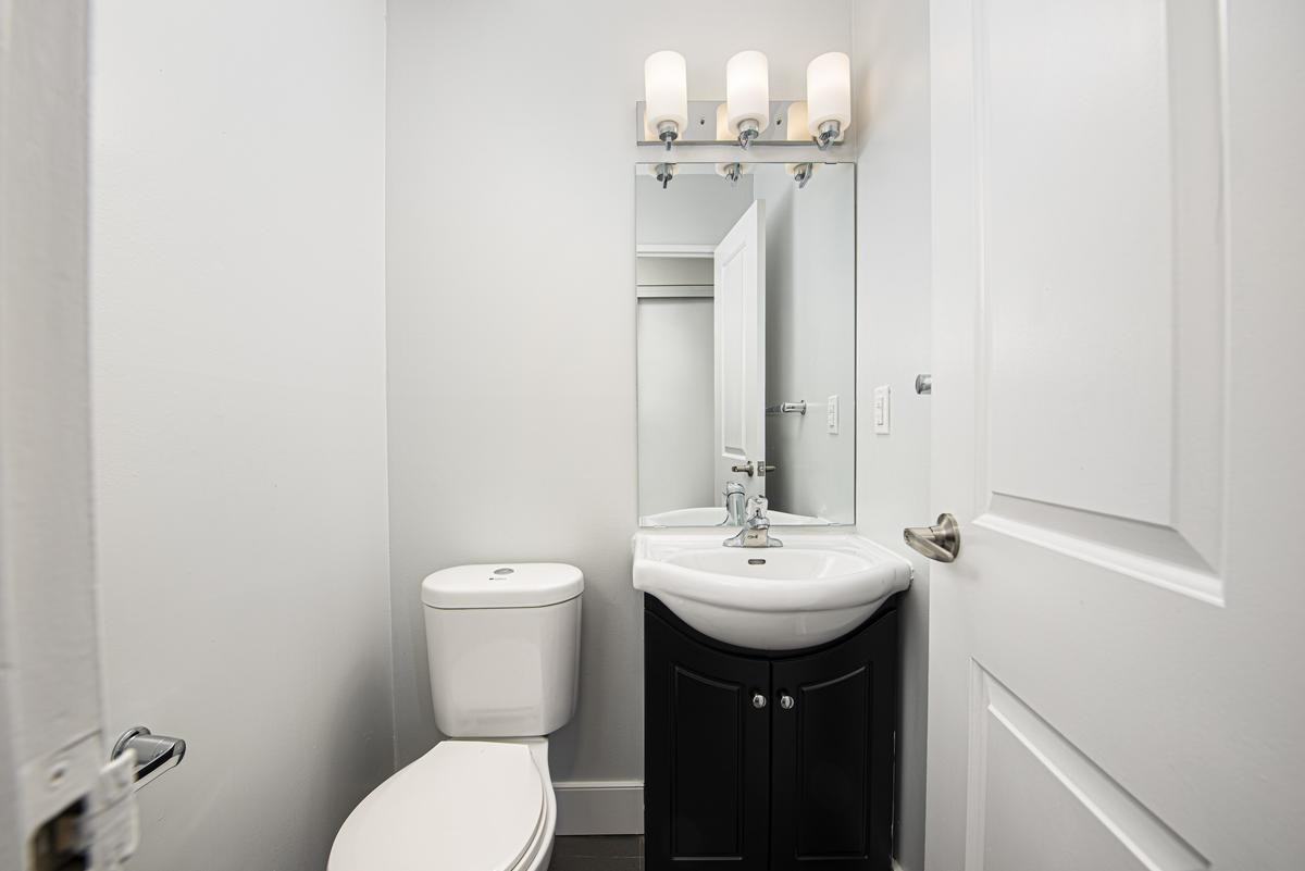 7230 Darcel Avenue - Photo 7 of 22