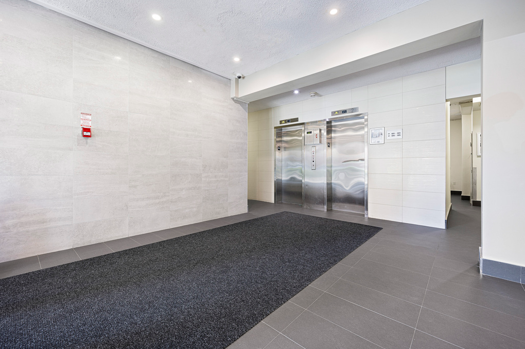 95 Paisley Boulevard West - Photo 7 of 20