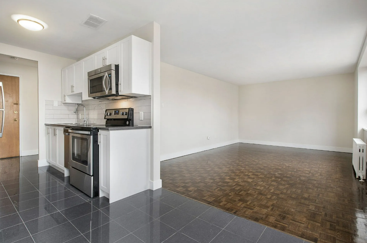 200 Ridley Boulevard - Photo 5 of 15