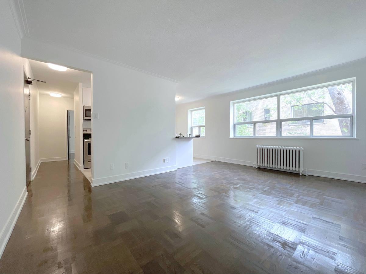 140 Kingston Road - Photo 4 of 22