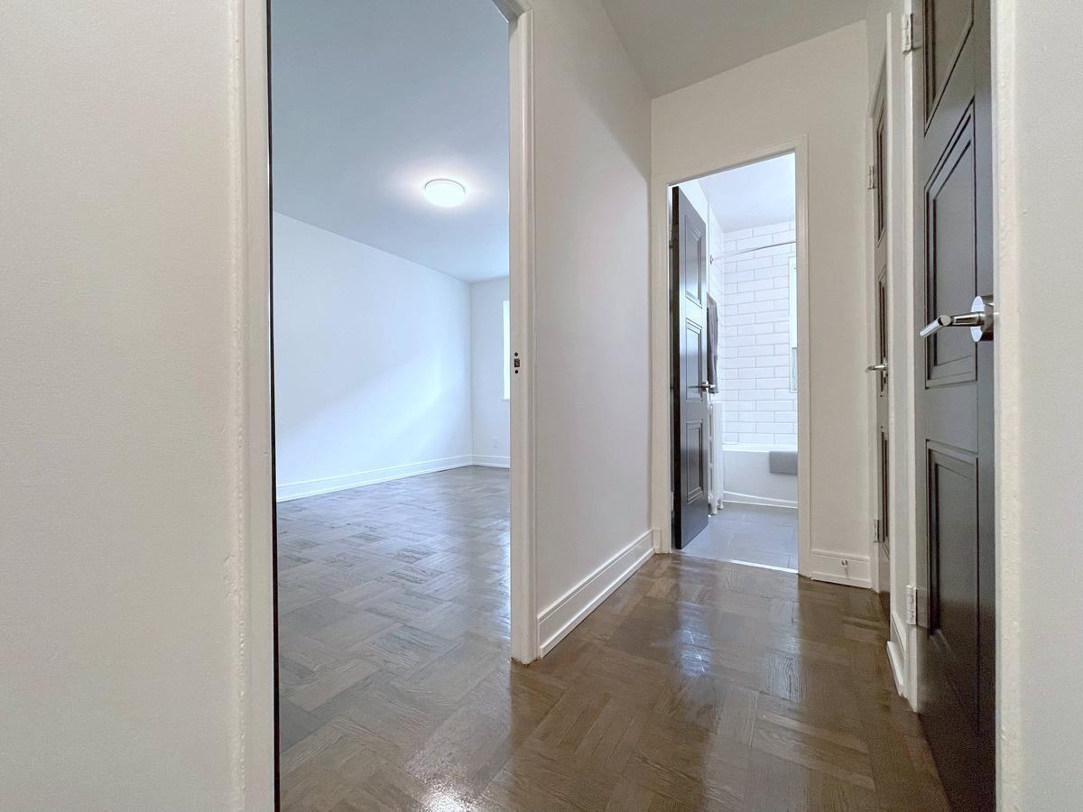 140 Kingston Road - Photo 6 of 22