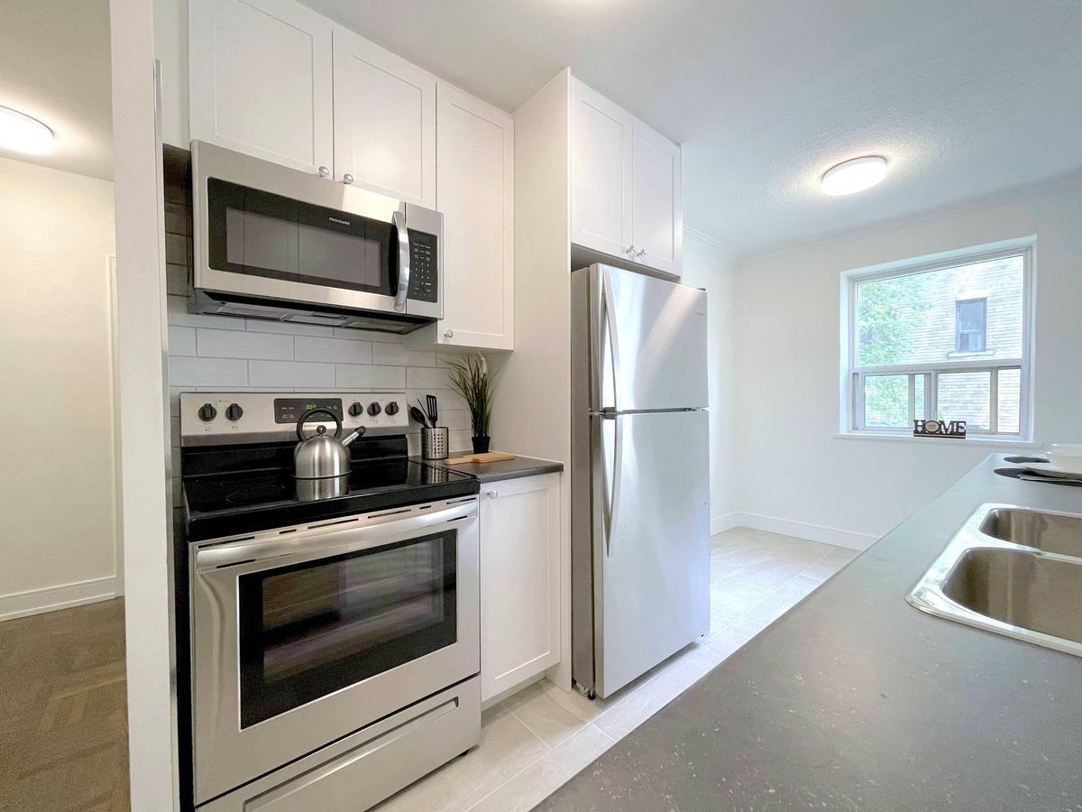 140 Kingston Road - Photo 7 of 20