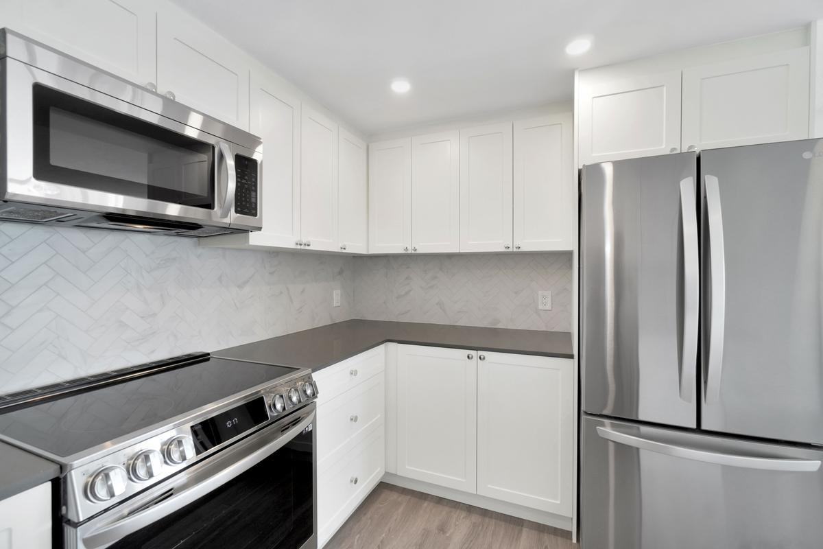 2190 Bellevue Avenue - Photo 7 of 18