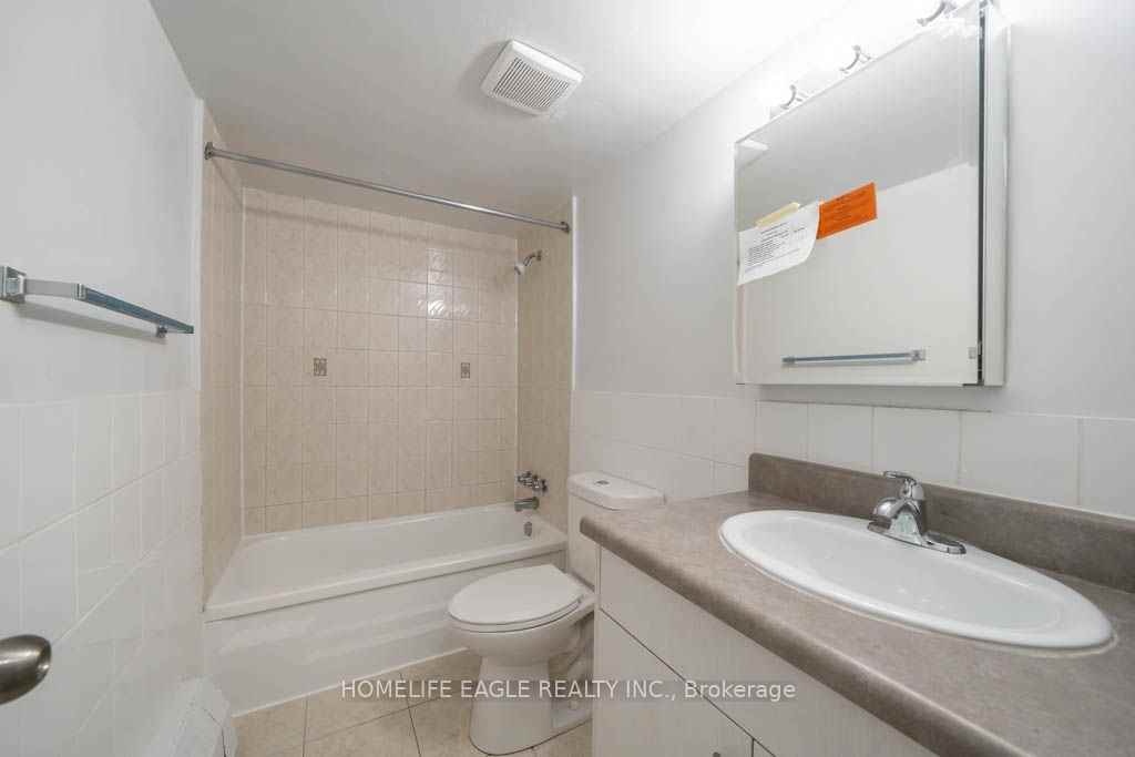 5 Glamorgan Avenue, Toronto - Photo 7 of 25