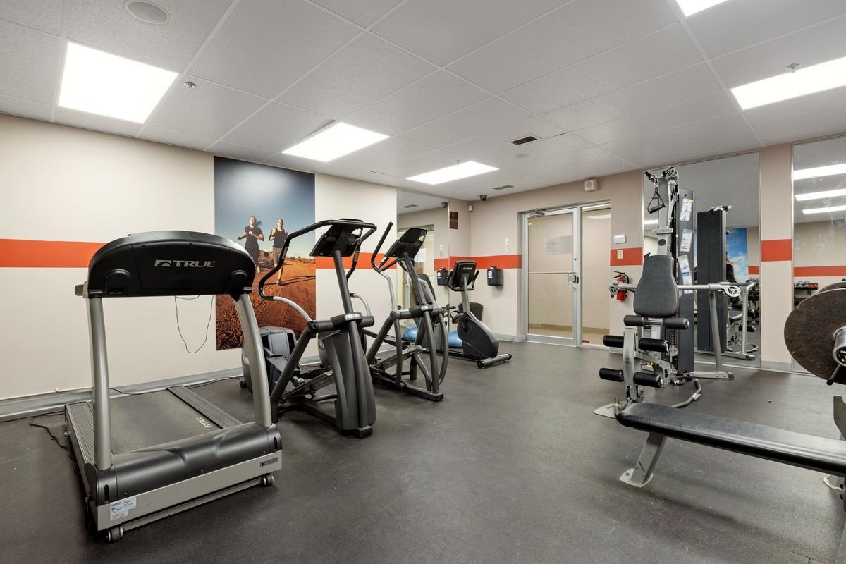 1975 St. Laurent Boulevard - Photo 3 of 21