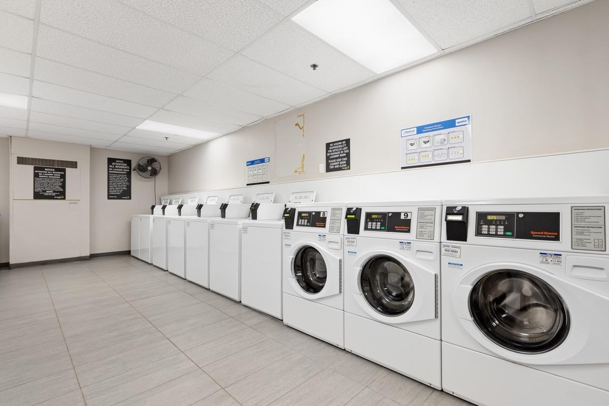 1975 St. Laurent Boulevard - Photo 5 of 21