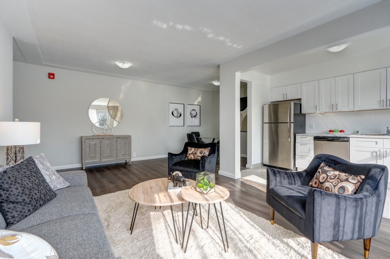 Bedford Court - Photo 2 of 16