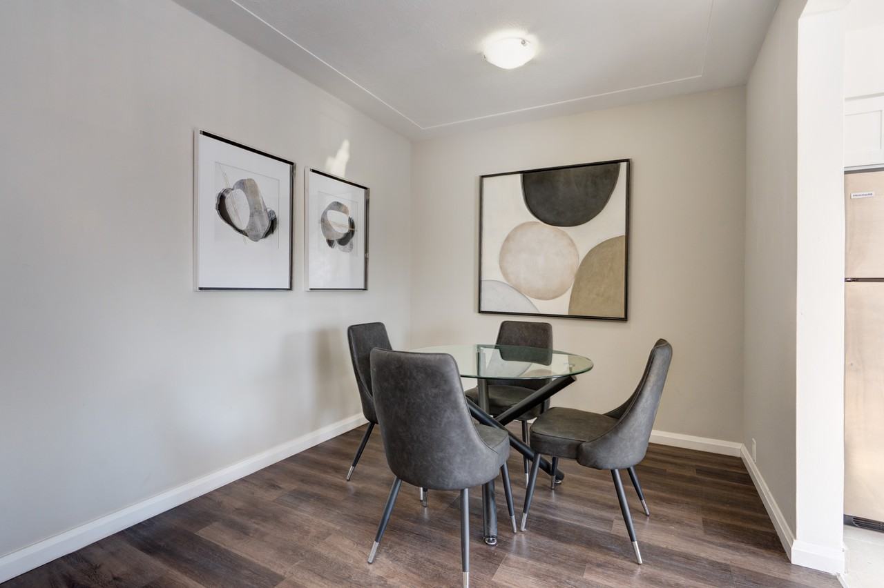 Bedford Court - Photo 3 of 16