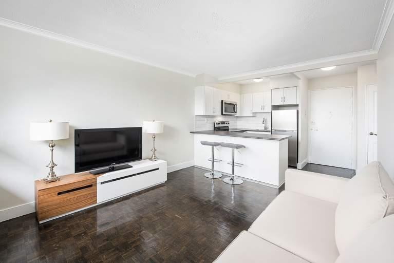 286 Finch Avenue West - Photo 4 of 11