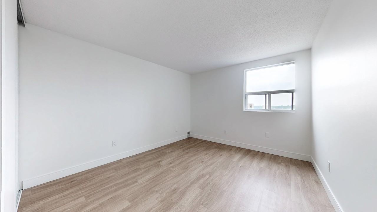 560 Proudfoot Lane - Photo 7 of 13