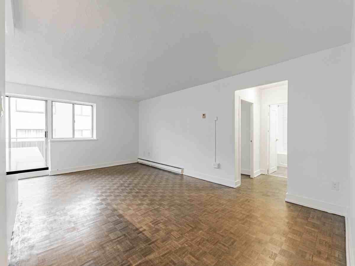 1903 Bayview Avenue - Photo 6 of 25