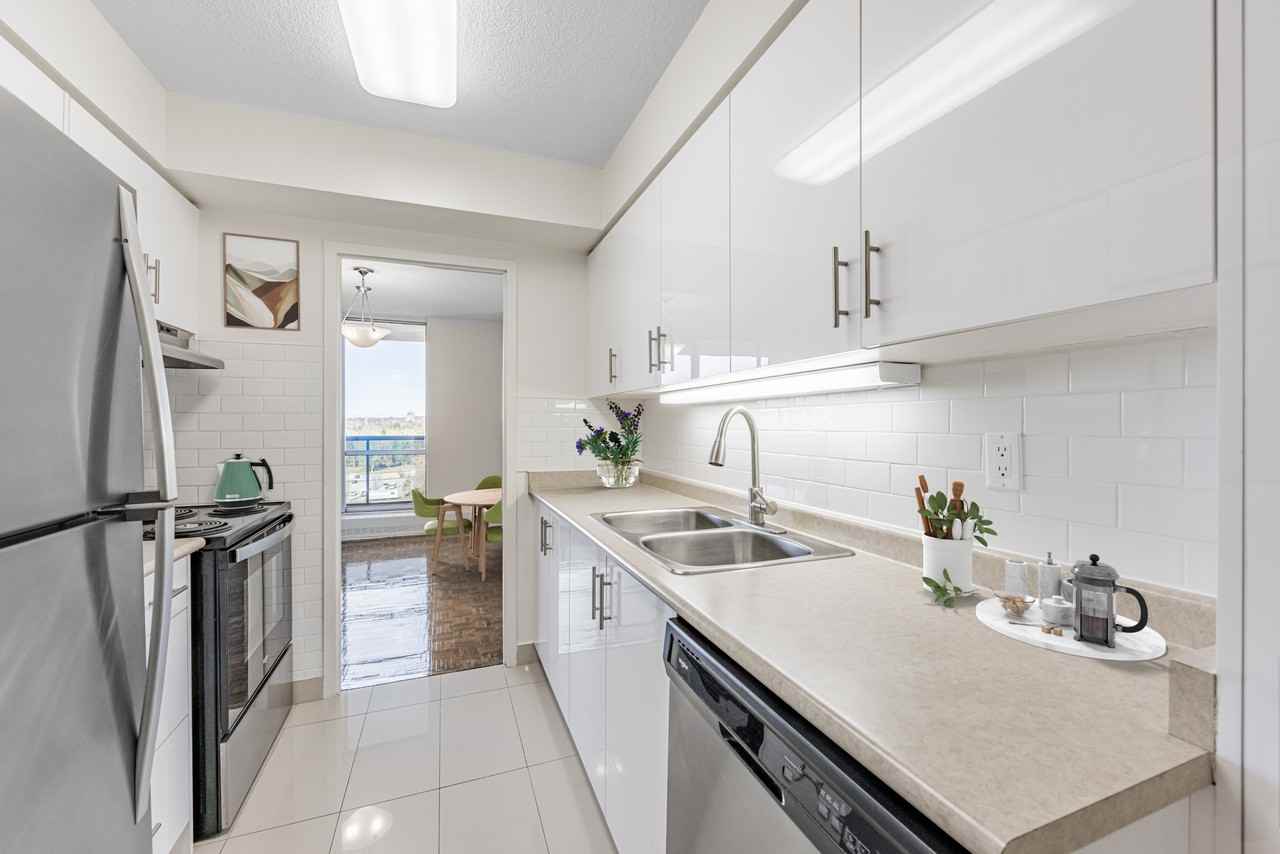 4001, 4003 & 4005 Bayview Avenue - Photo 4 of 28