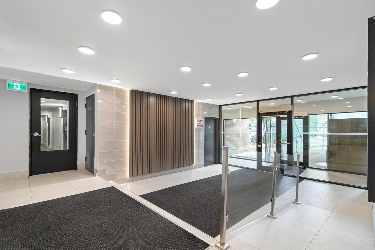 7170 Darcel Avenue - Photo 7 of 23